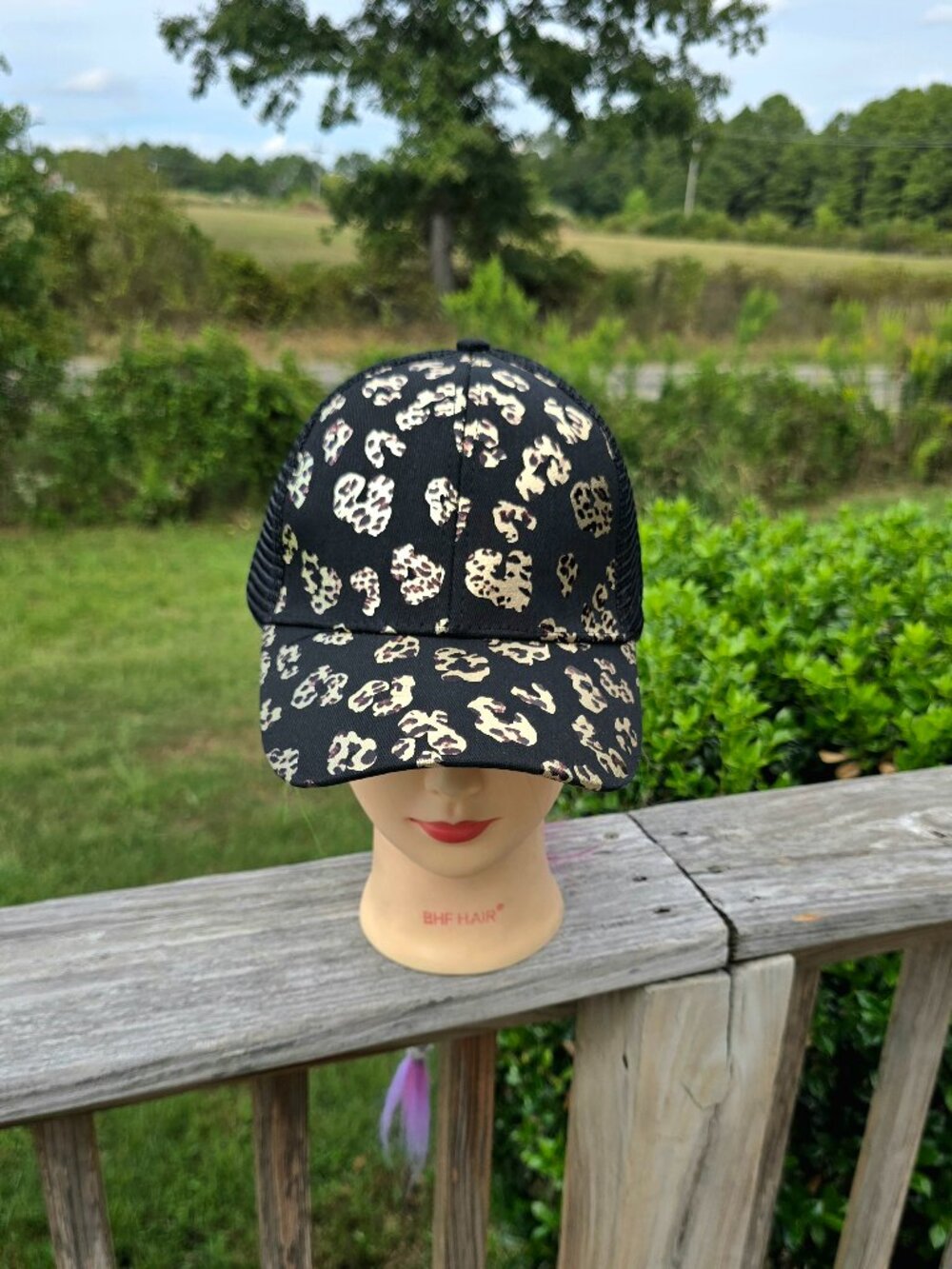 Ladies Black & Gold Leopard Print Trucker Hat new no tags